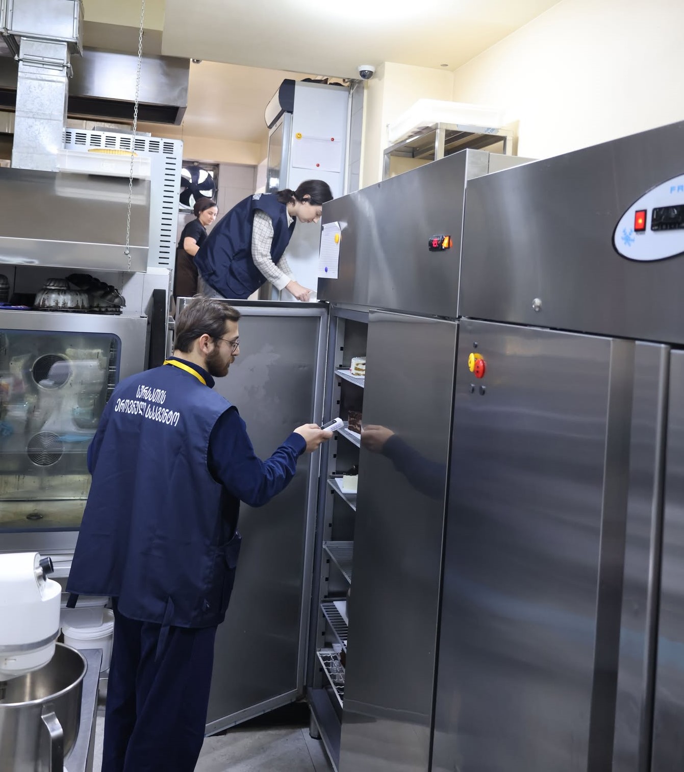 სურსათის ეროვნული სააგენტო საკონდიტროებს ამოწმებს 